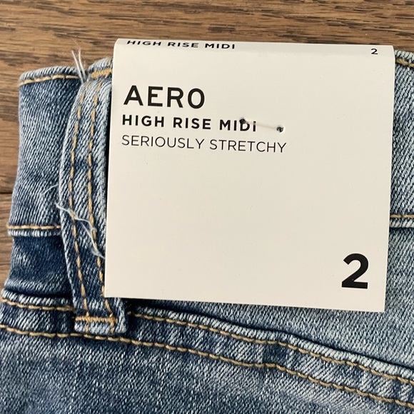 Aeropostale Stretchy High Rise Shorts - Medium Wash - Distressed - Raw Hem - Picture 10 of 14